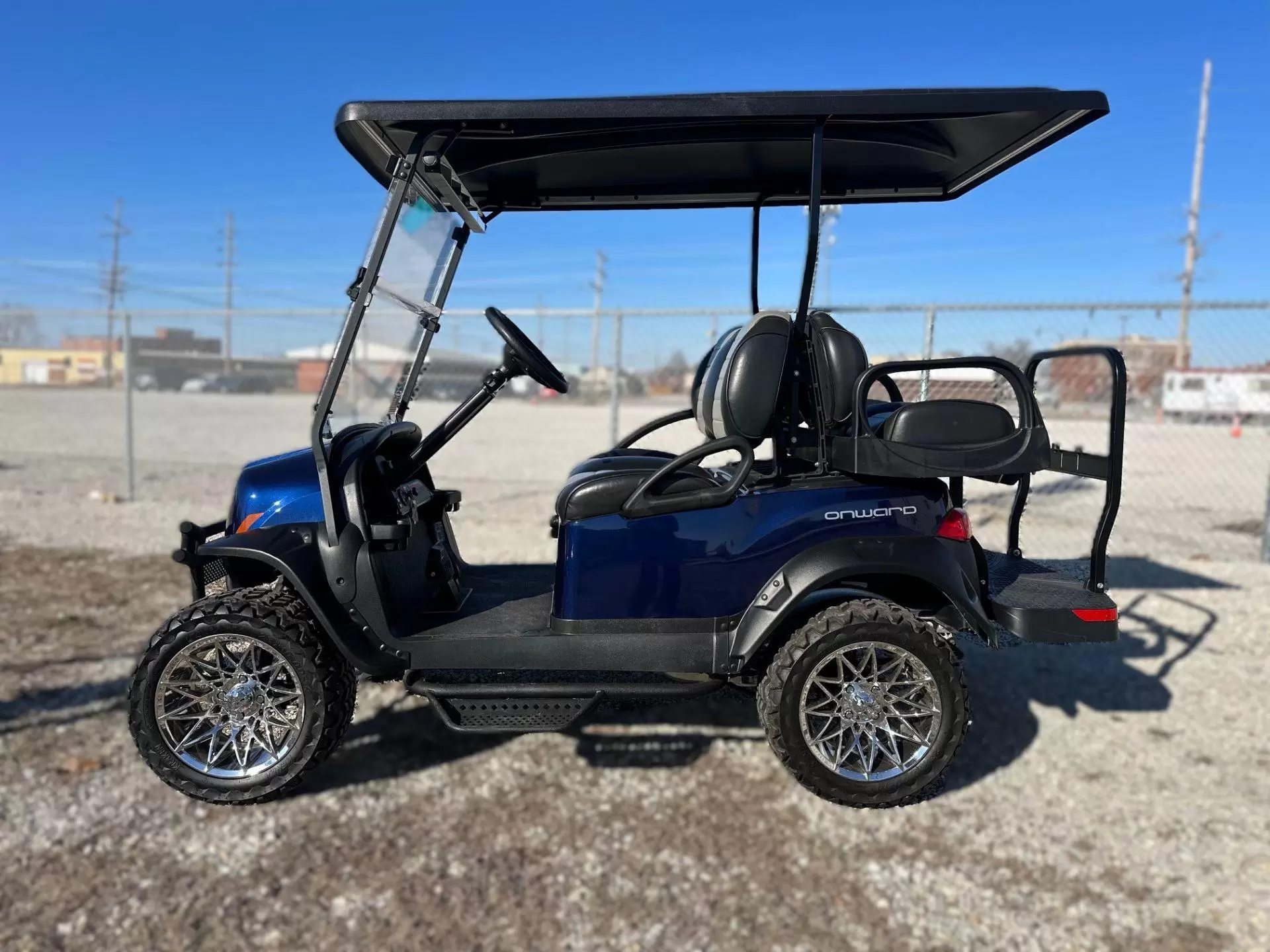 2027 CLUB CAR ONWARD MATTE ONYX PREMIUM GAS CART - Image 2