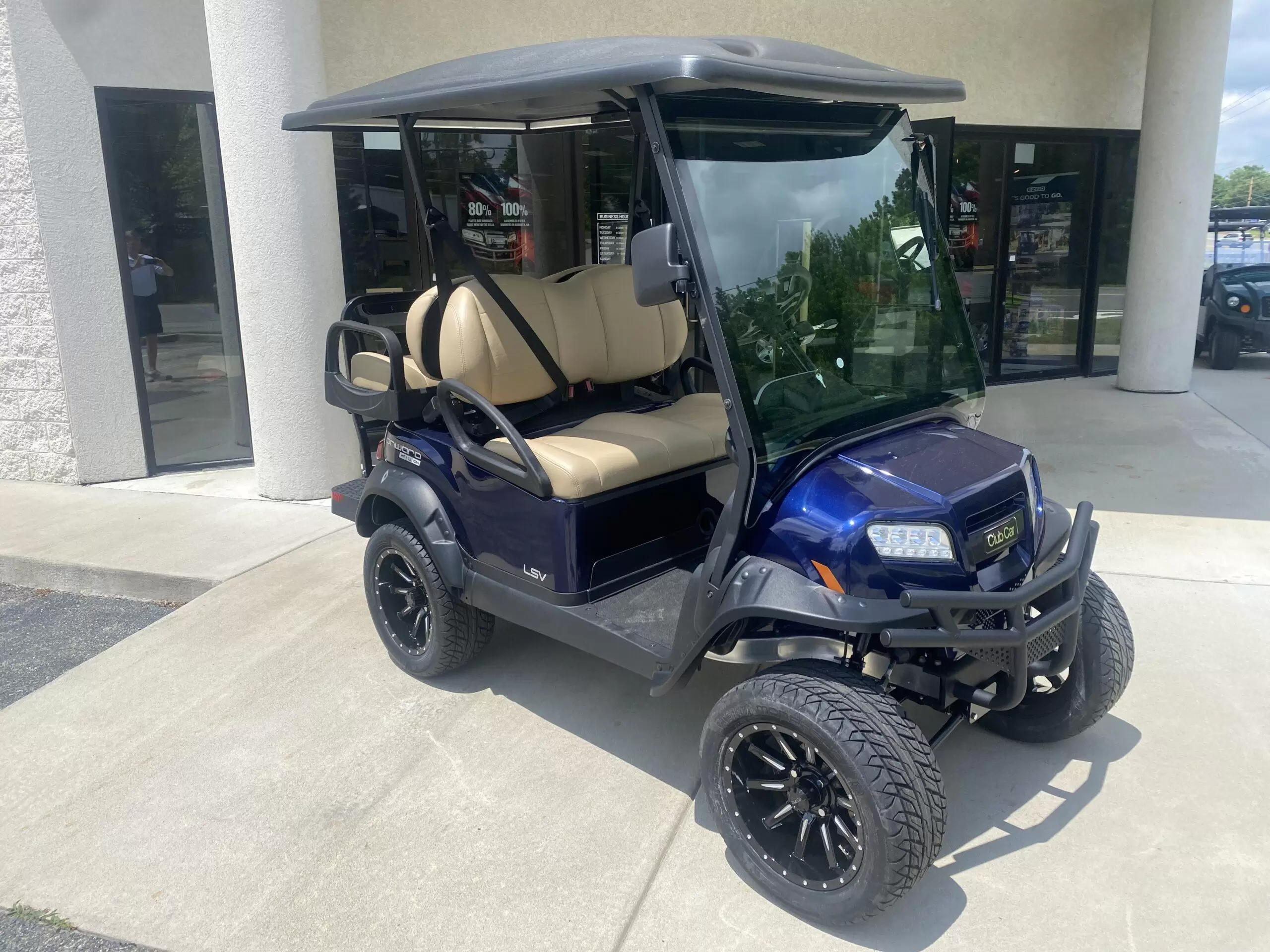 2027 CLUB CAR ONWARD MATTE ONYX PREMIUM GAS CART